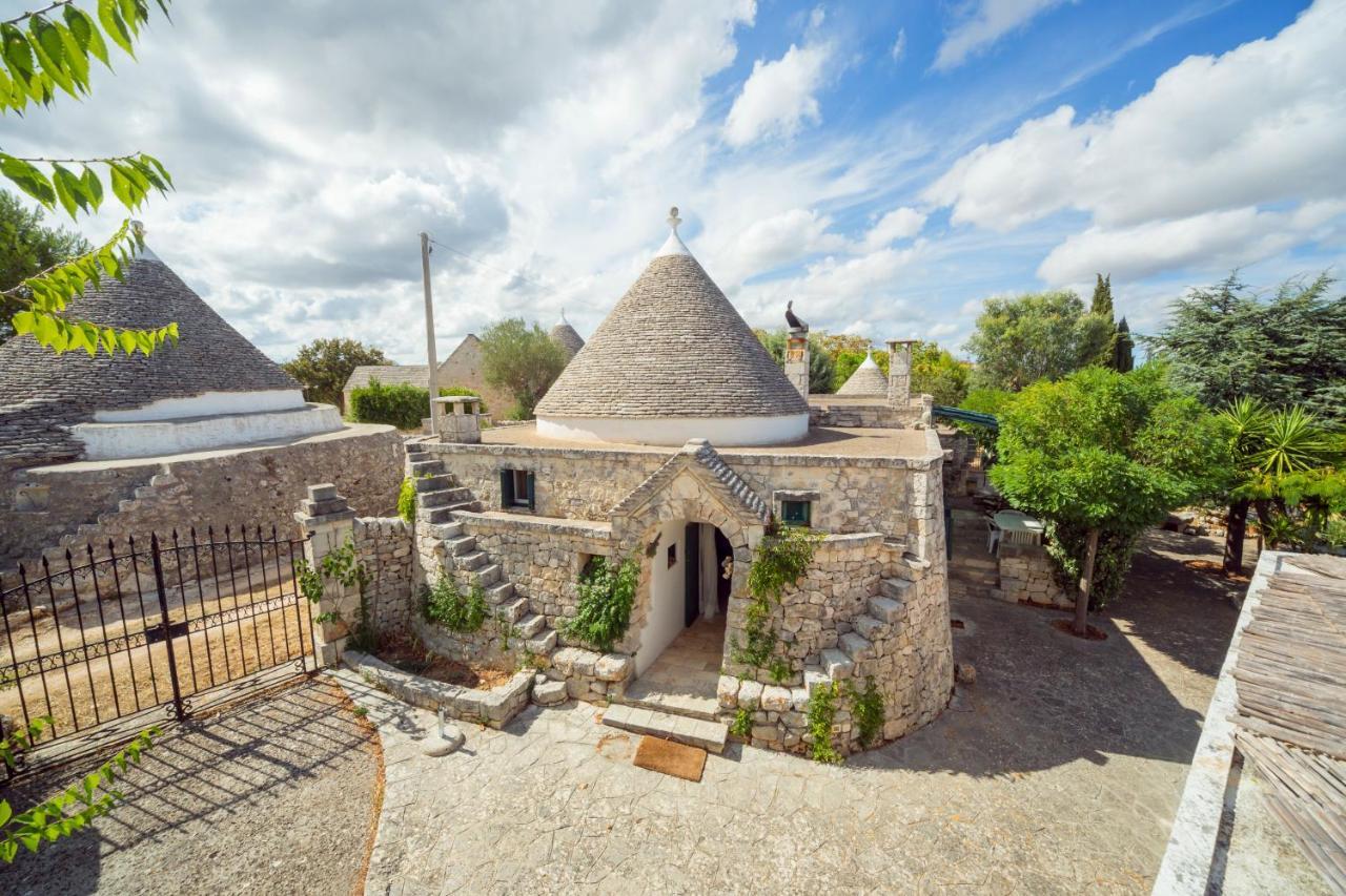 Trulli Girasoli E Viole Cocolicchio Exterior photo